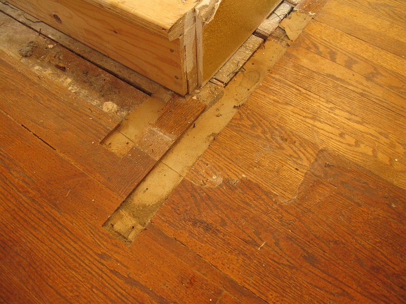 IMG_2797.JPG - Took another sample, he did. Red Mahogany finish, he says, put on lightly.