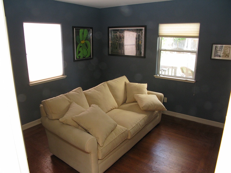 IMG_2832.JPG - Only leaving the big stuff for the crew to move. Even the cushions got stashed away after this pic.