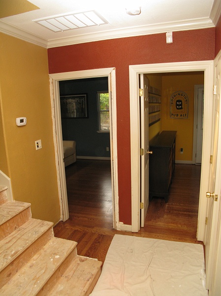 IMG_2883.JPG - Guest room has pretty easy access now. Guard rail is supposed to be 42" above stair. That terminates on the wall above the thermostat.