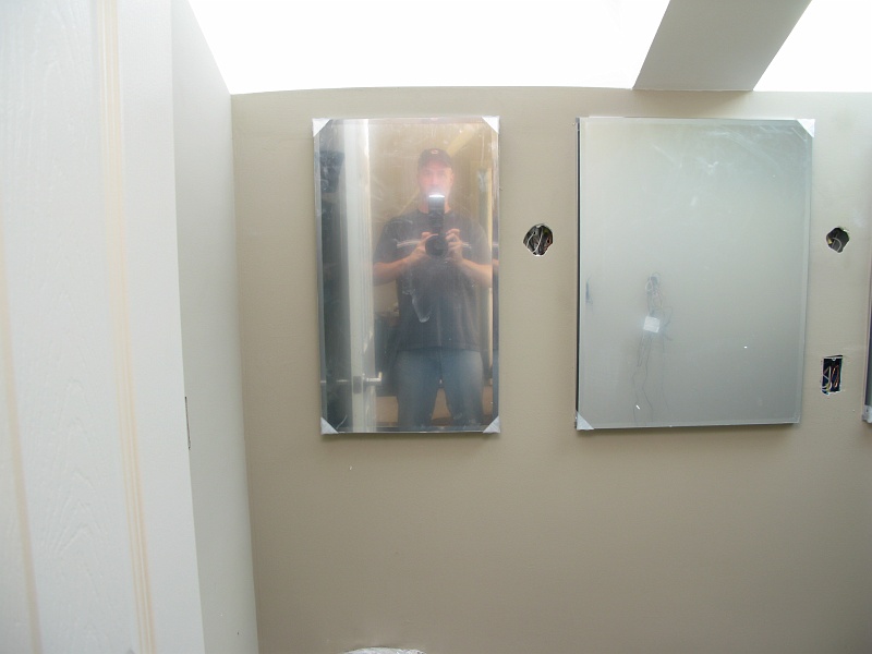 IMG_2980.JPG - At this level all of me fits in the mirror.