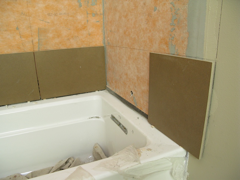 IMG_3028.JPG - Complete coincidence that the edge of the tile is almost identical to the wall color.
