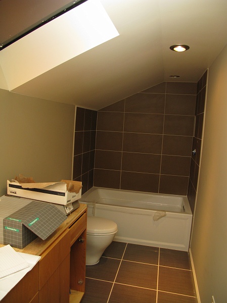 IMG_3055.JPG - Shower enclosure tile complete.