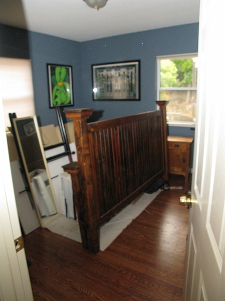 IMG_3062.JPG - Jammed the bed in here while the carpet goes in upstairs.