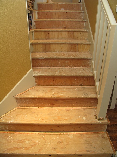 IMG_3065.JPG - Tack strips.
