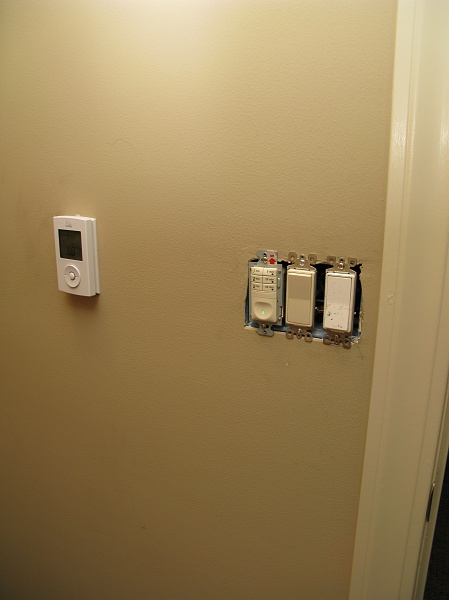 IMG_3109.JPG - Regular switch has taken the place of the motion sensor.
