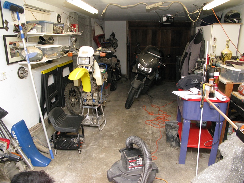 IMG_3188.JPG - Slowly cleaning the garage. Reclaiming work space. Resuming long delayed projects.