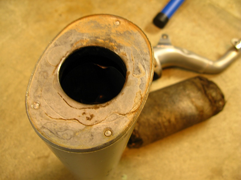 IMG_3331.JPG - Yeah, all three bolts snapped off rather than come loose. *$(@#*$#@.