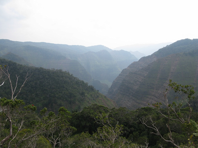 IMG_3430.JPG - Surprised they don't pave it the rest of the way to here. Outstanding view.