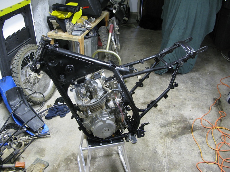 IMG_3489.JPG - Started the day with the motor already in the frame. Just put the carb on it after doing the so called T-mod to the vent lines.