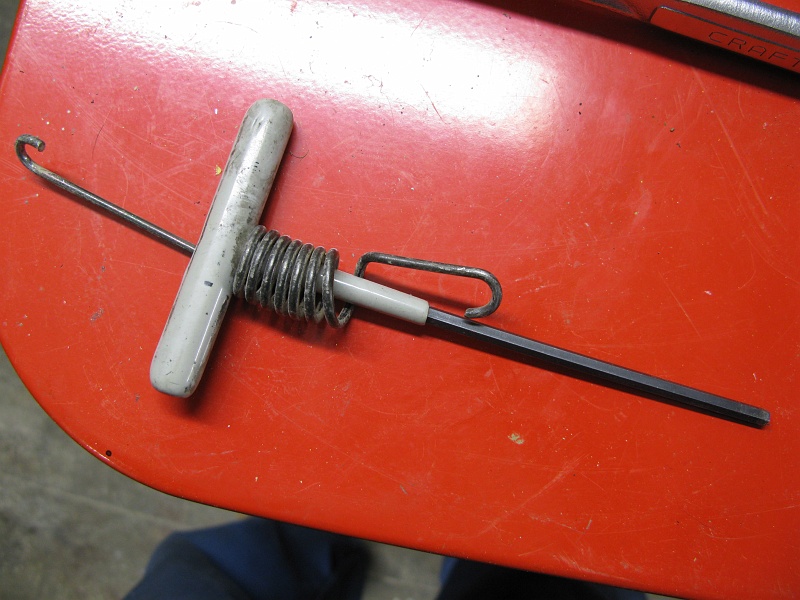IMG_3494.JPG - Do you need to order a unitasker spring puller? No, you do not. You just need an old spring and a t-handle.