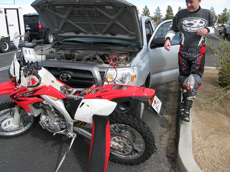IMG_3575.JPG - Just in time for an hour long delay getting Pete's bike to start and run. Wimpy dirt bike batteries no likey cold winter mornings at altitude.