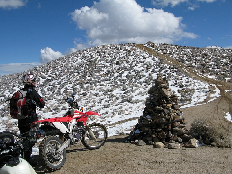 IMG_3602.JPG - Cairn is a marker for Mengal pass.