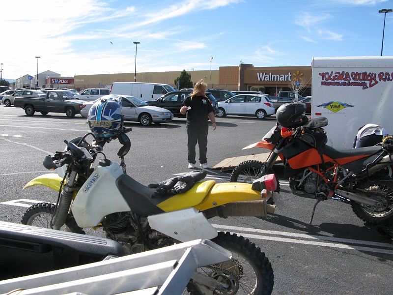 IMG_3748.JPG - Made it to the end of the ride after hooking up with this group.