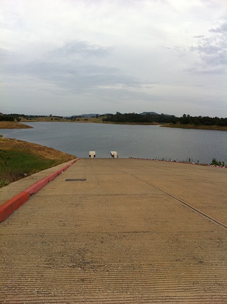 IMG_0442.JPG - The boat ramp between the water and the transition area.