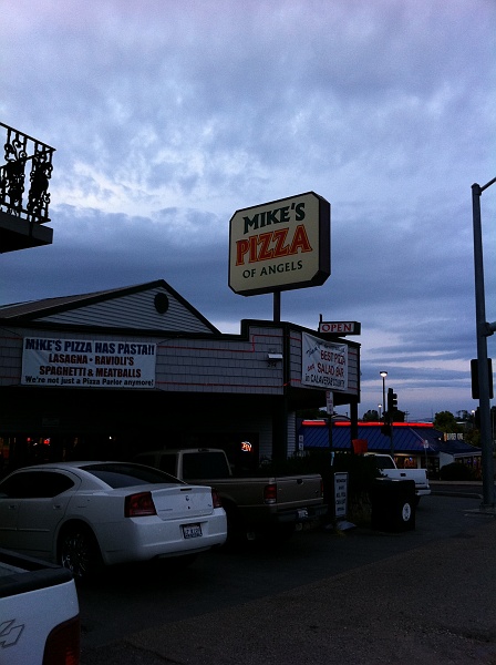 IMG_0446.JPG - Convenient place to carbo load near the hotel.