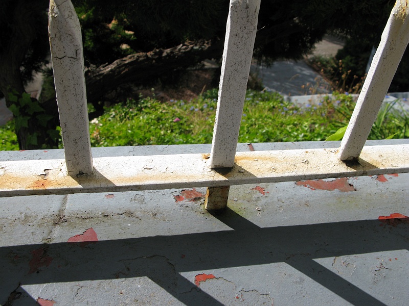 IMG_3844.JPG - Embedded in concrete? Maybe that stile stays and you lifte the whole thing off???