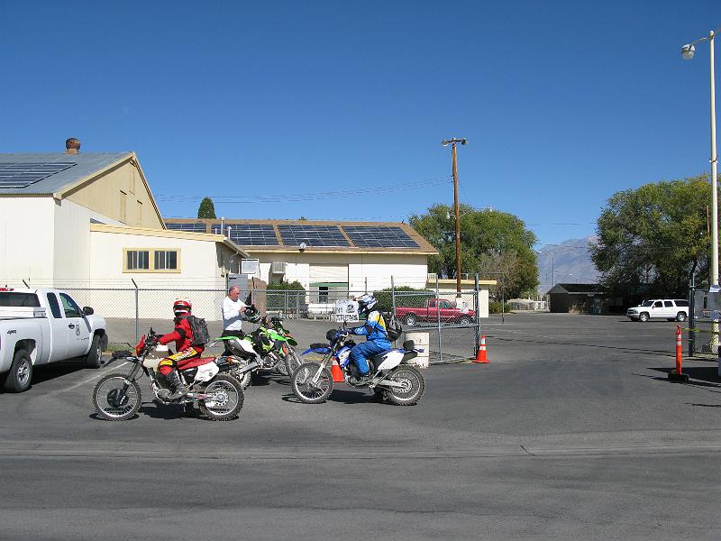IMG_1377.JPG - Random dudes riding out of the staging area.