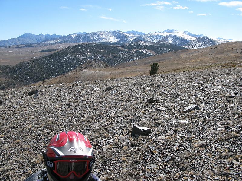IMG_1413.JPG - Getting Pete out of the way of the cool view.