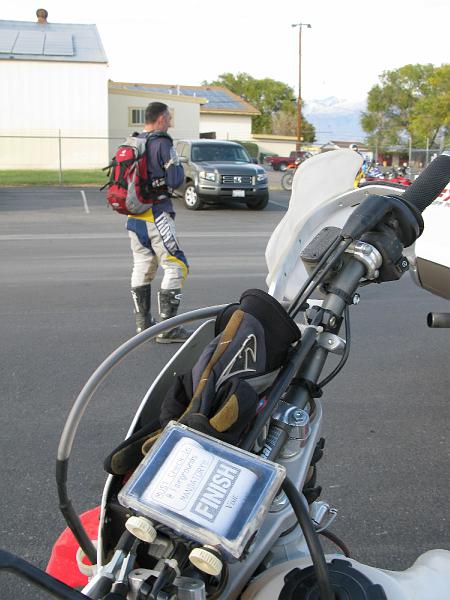 IMG_1468.JPG - Caption on rollchart. [That's the little plastic box on the bike]