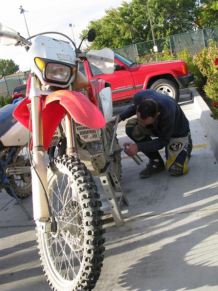 IMG_1471.JPG - Chain lube.