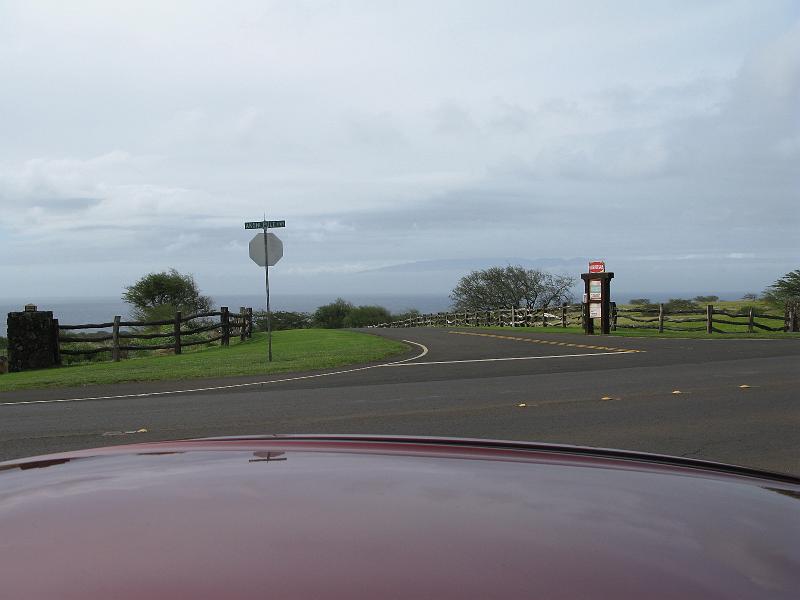 IMG_2170.JPG - Maui in the background.