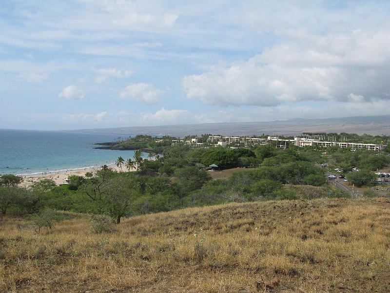 IMG_2207.JPG - Exploring south of the hotel on the mountain bike. Puako park has lots of dirt access roads and camping spots. Looks like you could set up there on the cheap and have access to the same beach as the resort-goers. Bring your own chairs and umbrellas though.