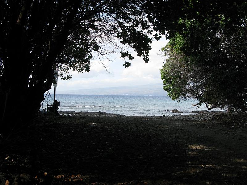 IMG_2208.JPG - One of many public shore access points tucked in between beachfront houses.