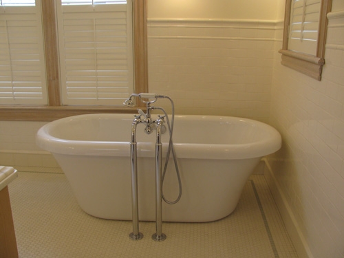 bathroom9-24.jpg - Yet more subway tile. Nice to see old victorian telephones being recycled as fixtures.